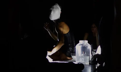Nékuia une performance de Cassandre Muñoz