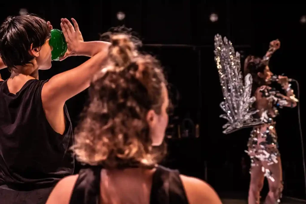 trio de danseuses de Ida Don't cry me love