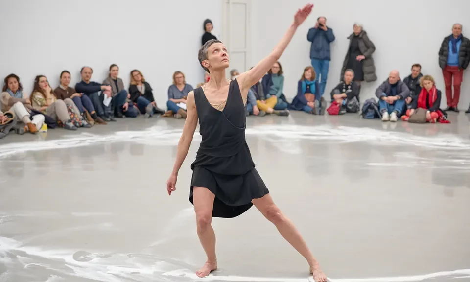 Marie Goudot danse 5 5 Agon de Anne Teresa de Keersmaeker au MAM Paris
