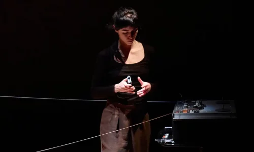 Larsen de Rémi Esterle